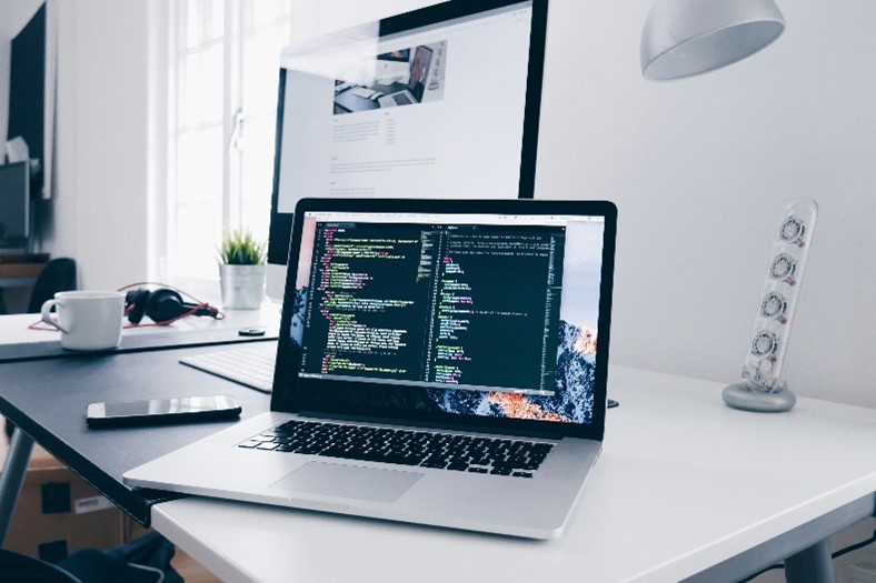 How Technology is Transforming Dropshipping